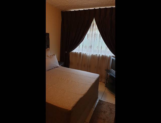 3 bed property to rent in SINOVILLE